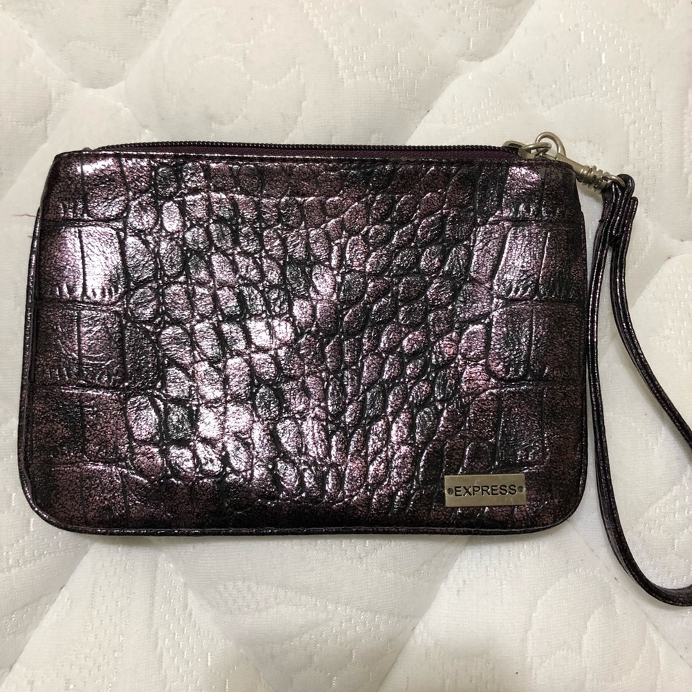 Express wristlet metallic purple